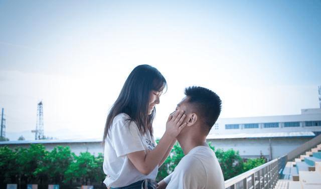 苏菲亚和安伯的休闲装